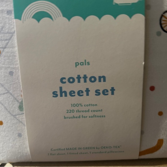 Pillowfort White Sheet Set with Playful Design - Picture 6 of 6